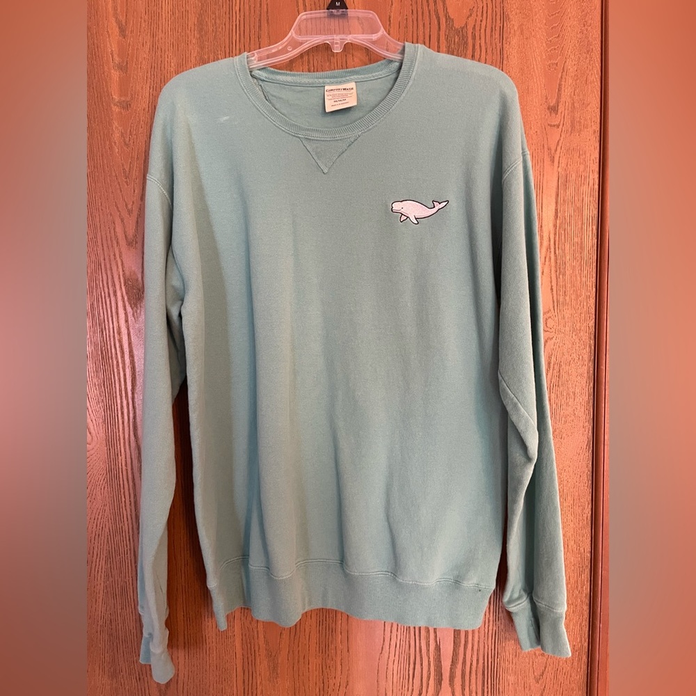 Beluga Whale Aquarium Crewneck Sweatshirt